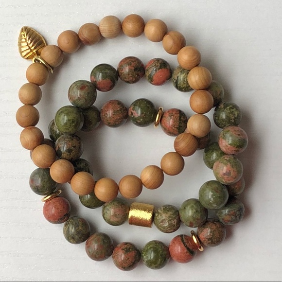 Bracelets - Picture 4 of 8